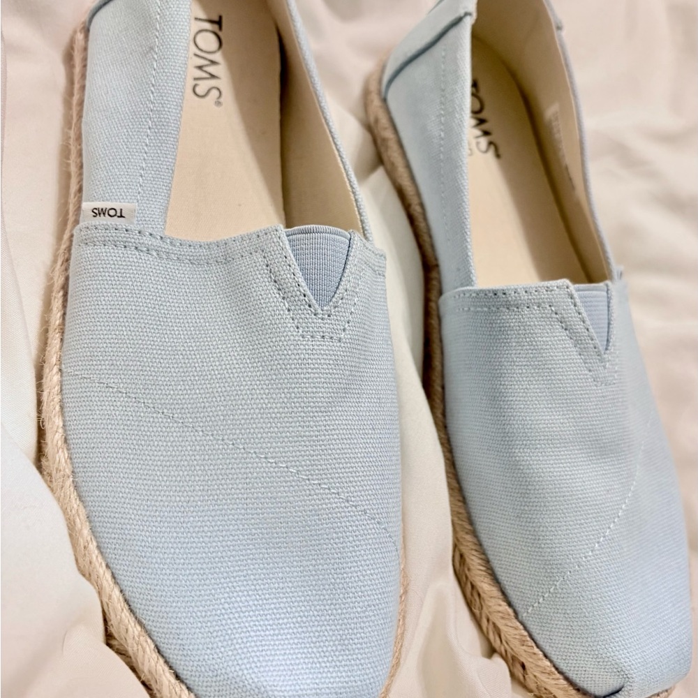 Toms Light Blue Women's size 7 espadrilles NEVER WORN